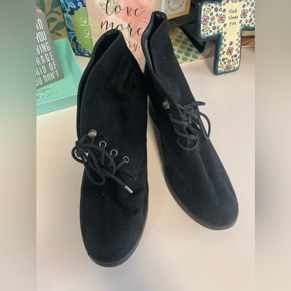 Size 9.5 Mossimo Booties - Picture 9 of 16